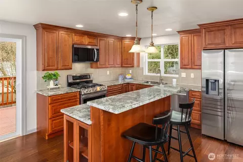Kitchen - 19921 10th Dr SE, Bothell, WA 98012 photo 3 of 5