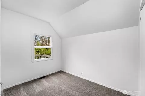 Bedroom - 4618 S 3rd Ave, Everett, WA 98203 photo 4 of 5