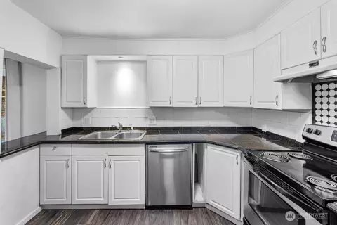 Kitchen - 4618 S 3rd Ave, Everett, WA 98203 photo 2 of 3