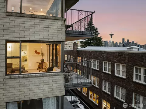 912 3rd Ave W #202, Seattle, WA 98119