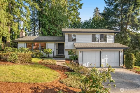 5820 141st Pl SE, Bellevue, WA 98006