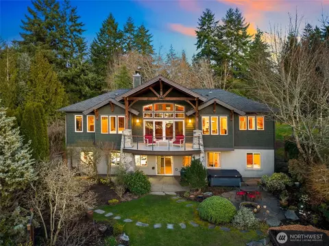 7011 Cooper Point Rd NW, Olympia, WA 98502