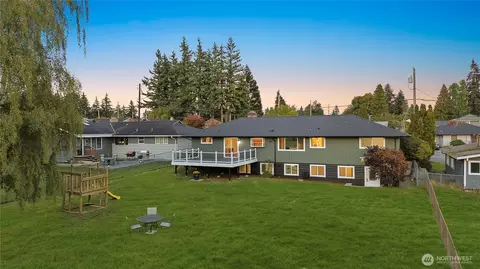 Exterior - 708 Waverly Ave, Everett, WA 98201 photo 5 of 7