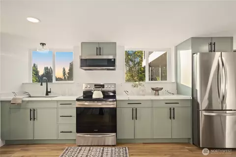 Kitchen - 708 Waverly Ave, Everett, WA 98201 photo 5 of 5