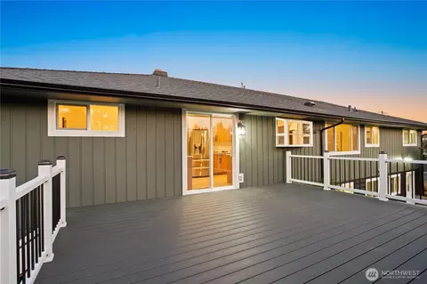 Exterior - 708 Waverly Ave, Everett, WA 98201 photo 3 of 7