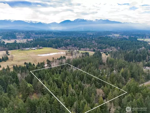 805 Lemmon Rd, Port Angeles, WA 98362