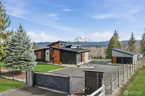 12516 Kapowsin Highlands Dr E, Graham, WA 98338