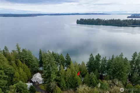 909 Lorenz Rd NW, Lakebay, WA 98349