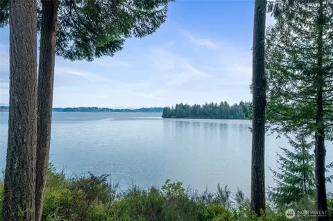 909 Lorenz Rd NW, Lakebay, WA 98349