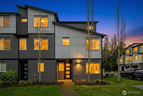 3230 148th St SW #E-1, Lynnwood, WA 98087