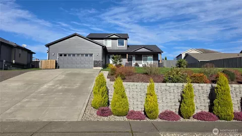 100 Meadow Loop, Montesano, WA 98563