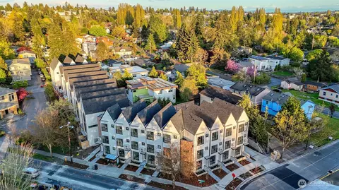 9748 A Holman Rd NW, Seattle, WA 98117