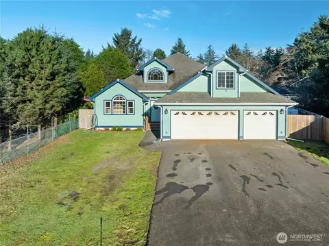 804 Scoter Ct SE, Ocean Shores, WA 98569