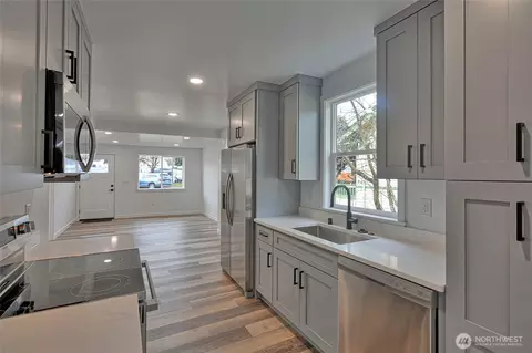 Kitchen - 2405 Rockefeller Ave, Everett, WA 98201 photo 1 of 3