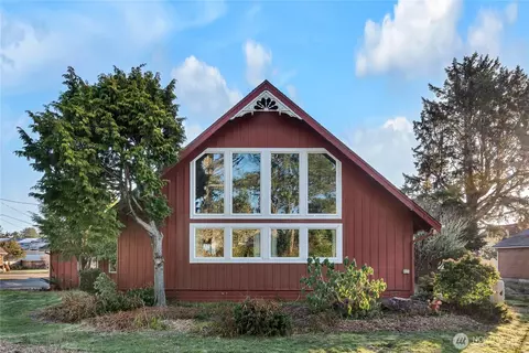 1106 46th Pl, Seaview, WA 98644