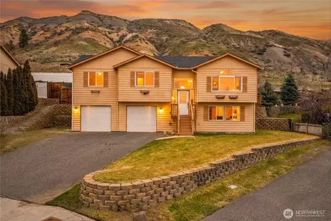 3953 NE Vista Del Rey Dr, East Wenatchee, WA 98802