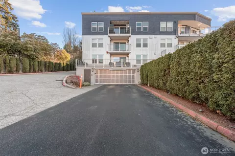11920 98th Ave NE #206, Kirkland, WA 98034