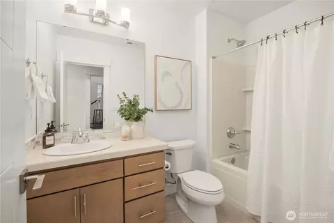 Bath - 18601 46th Ave SE, Bothell, WA 98012 photo 1 of 5