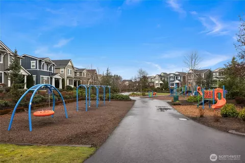 Exterior - 18601 46th Ave SE, Bothell, WA 98012 photo 5 of 7