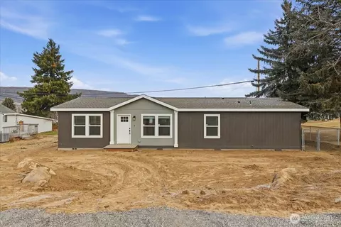 112 Washington Pl, Electric City, WA 99123