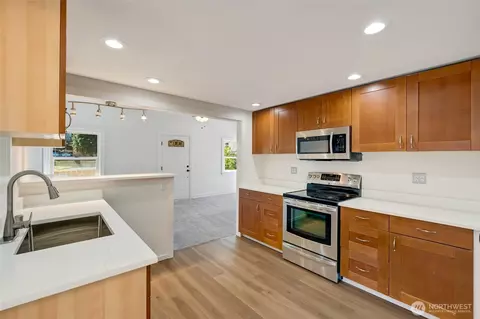 Kitchen - 1711 12th St #A, Everett, WA 98201 photo 1 of 4