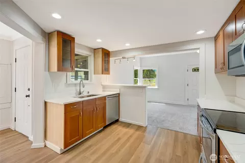 Kitchen - 1711 12th St #A, Everett, WA 98201 photo 3 of 4