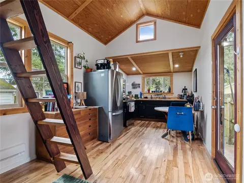 2125 4th St, Port Townsend, WA 98368