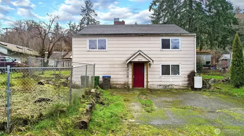 4325 W Pleasant St, Port Orchard, WA 98367