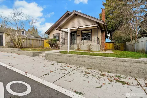 205 E 64th St, Tacoma, WA 98404