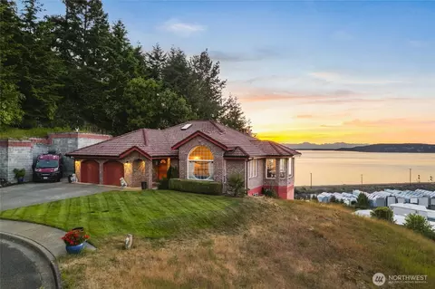 2781 Chambers Point Ct, Steilacoom, WA 98388