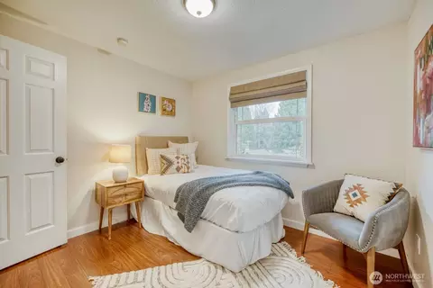 Bedroom - 16928 17th Ave SE, Bothell, WA 98012 photo 1 of 4