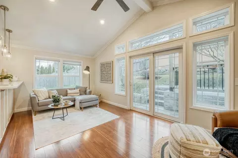 Living - 16928 17th Ave SE, Bothell, WA 98012 photo 4 of 5