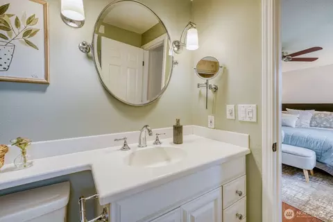 Bath - 16928 17th Ave SE, Bothell, WA 98012 photo 1 of 3
