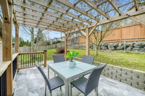 Exterior - 16928 17th Ave SE, Bothell, WA 98012 photo 5 of 7