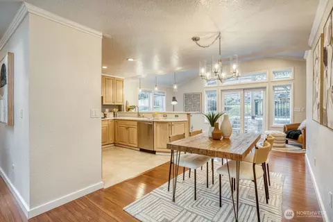 Dining - 16928 17th Ave SE, Bothell, WA 98012 photo 1 of 3