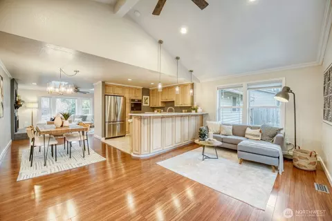 Living - 16928 17th Ave SE, Bothell, WA 98012 photo 5 of 5