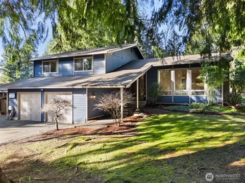 2234 NE Goldenrod Ave, Bremerton, WA 98311