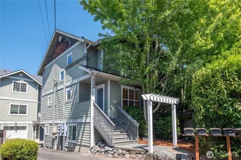 118 N 104th St #A, Seattle, WA 98133