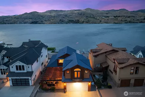 2031 W Terrace Ave, Chelan, WA 98816