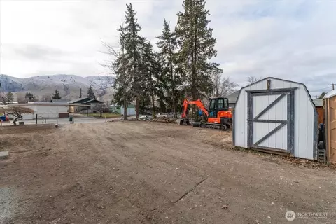 919 E Johnson Ave, Chelan, WA 98816 photo 5