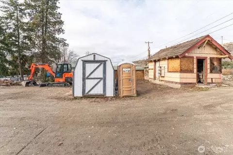 919 E Johnson Ave, Chelan, WA 98816 photo 4