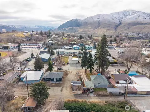 919 E Johnson Ave, Chelan, WA 98816 photo 11