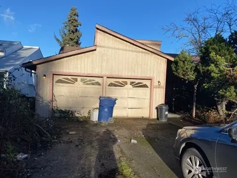 3611 Shelby Rd, Lynnwood, WA 98087