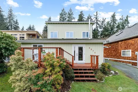 6876 Helena St, Clinton, WA 98236