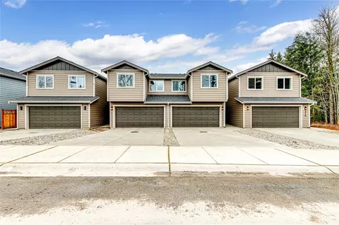 206 Creekside Dr, Port Angeles, WA 98362