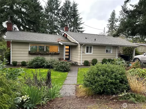 741 Grow NE, Bainbridge Island, WA 98110