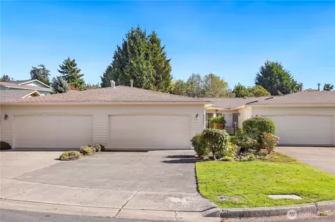 6002 Parkside Dr #B, Anacortes, WA 98221
