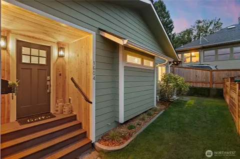 1604 NW 70th St, Seattle, WA 98117