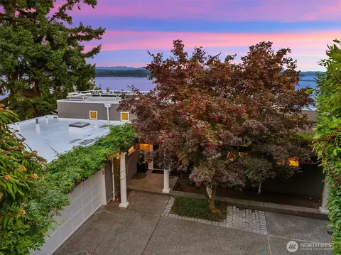 3638 49th Ave NE, Seattle, WA 98105