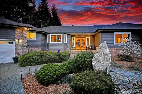 119 Glacier Peak Dr, Camano Island, WA 98282